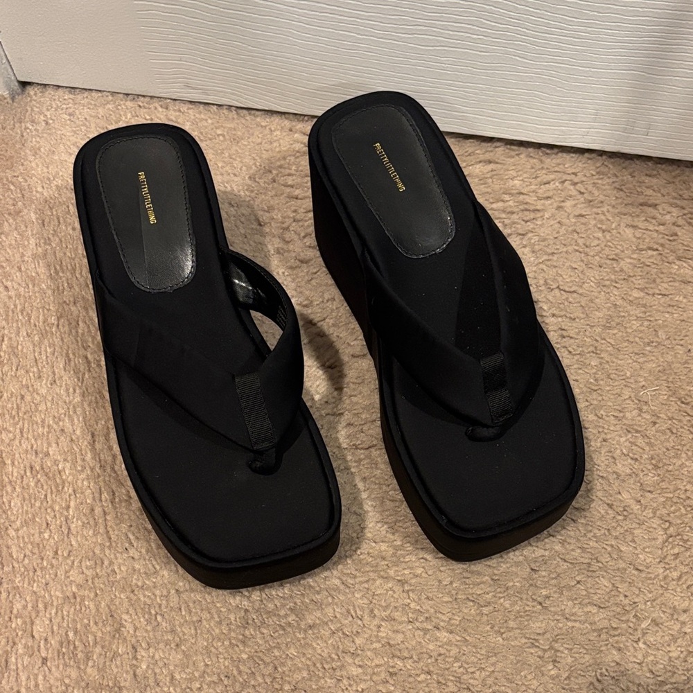PrettyLittleThing Black Platform Sandals
